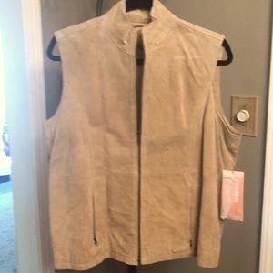 Women’s tan suede zippered vest